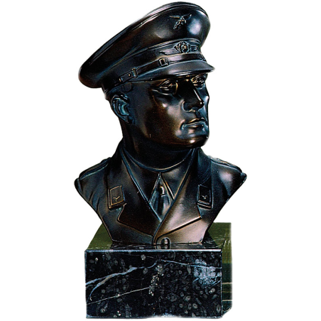 "Luftwaffenoffizier"